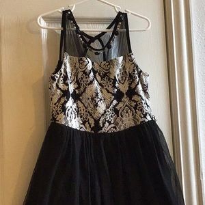 Fancy sleeveless black and white girls Dress